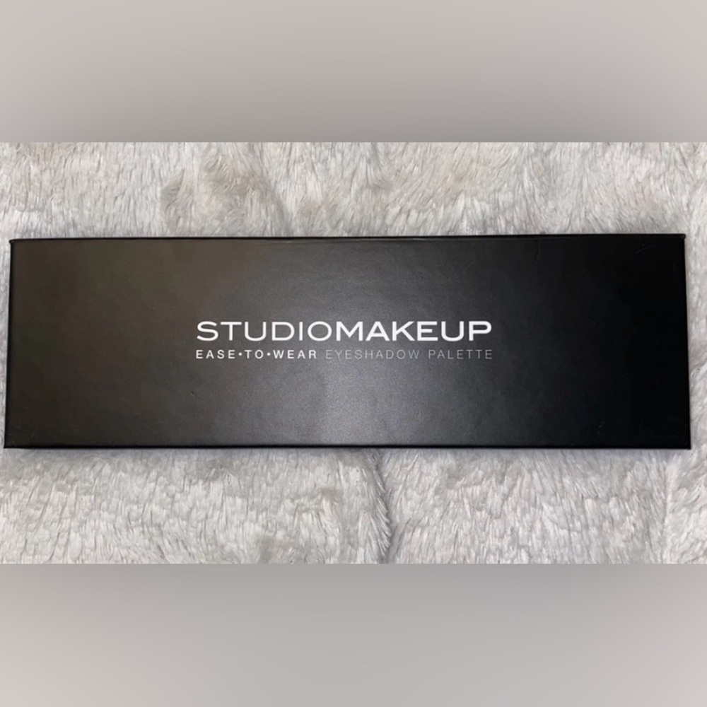 Studio M Eyeshadow Palette